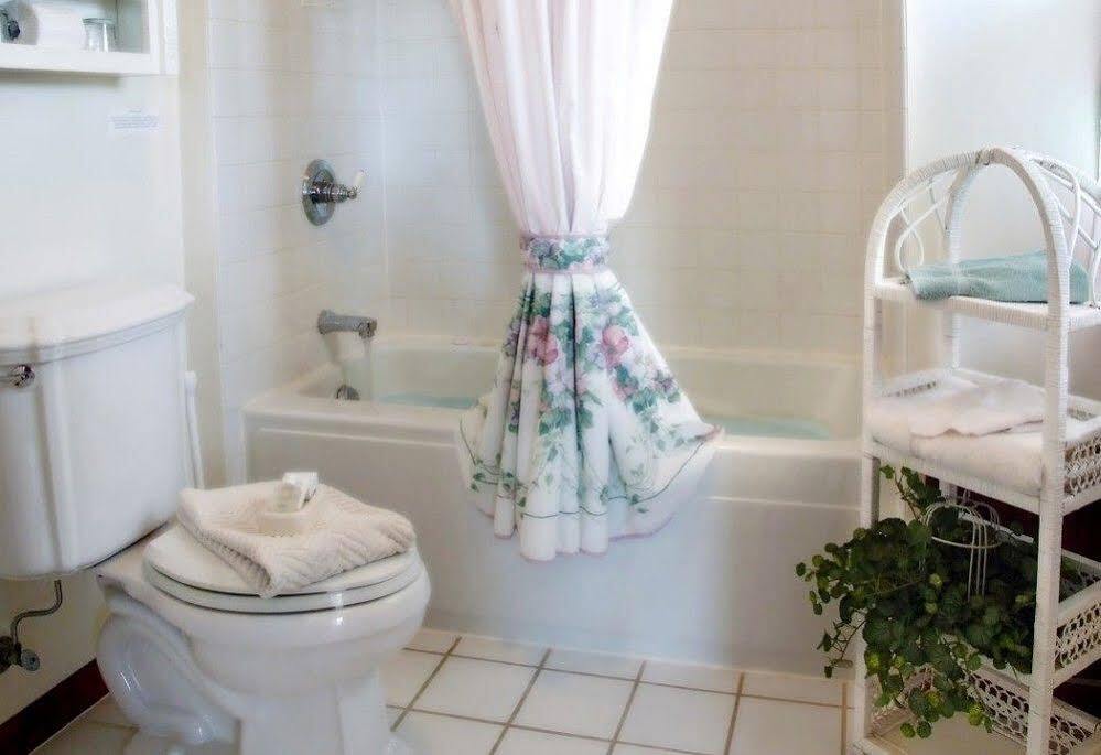 Arbor Hill Inn